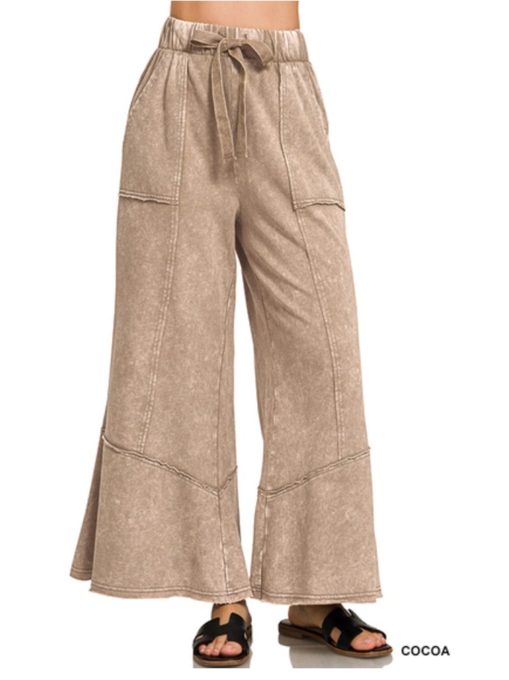 162 ❤️Zenana cocoa EXPOSED-SEAM FLARE HEM
PANTS WITH POCKETS